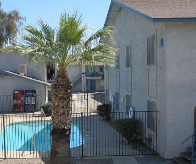 3 Beds • 1 Bath 201 floor plan
